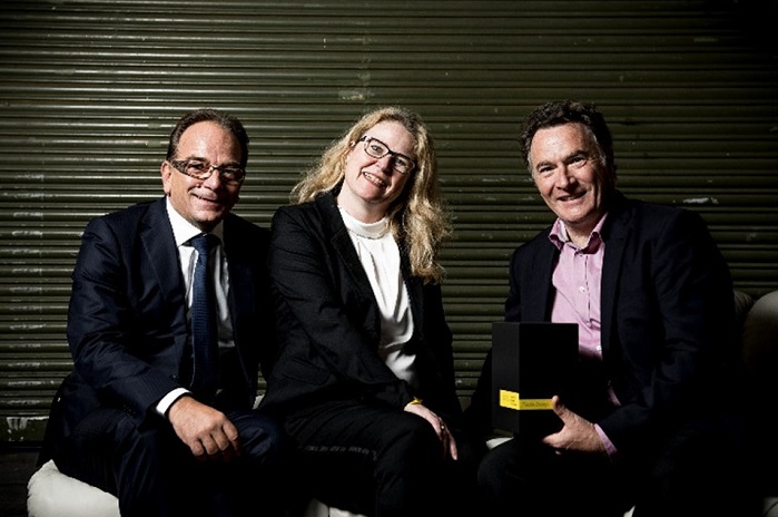 Roland Lottenbach, Head of Research and Development (left), Dagmar Signer, Marketing (centre), and Ruedi Kühne, CFO (right). © Schoeller Textil AG